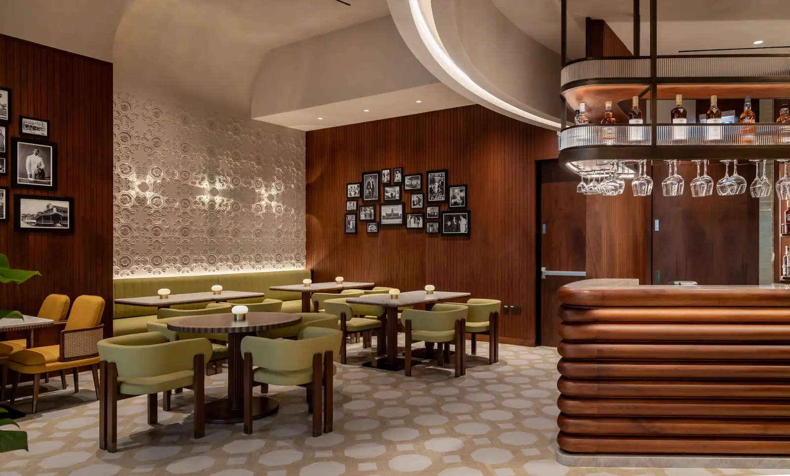 Signature Elements of Luxury Restaurant Interiors