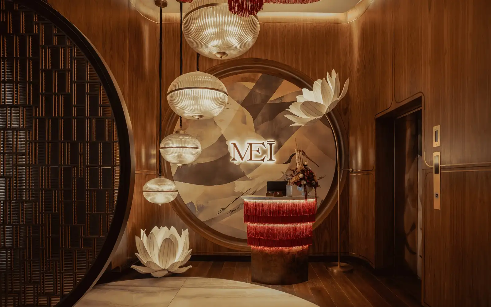Why Lighting Is Crucial in Restaurant Interior Design 